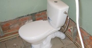 Установка приставного унитаза в чусовом - монтаж и подключение, СантехДомЧсв от 5296 рублей